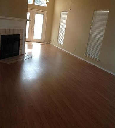 3rd image of 732 Greenridge Dr