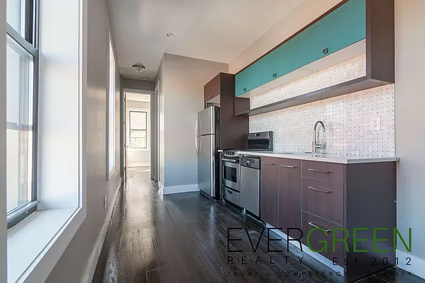 Rented by Evergreen Apartments BK | media 3