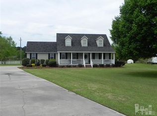 260 Lake Point Dr, Clinton, NC 28328