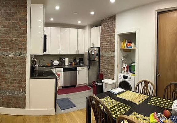 3rd image of 718 W 171st St APT A