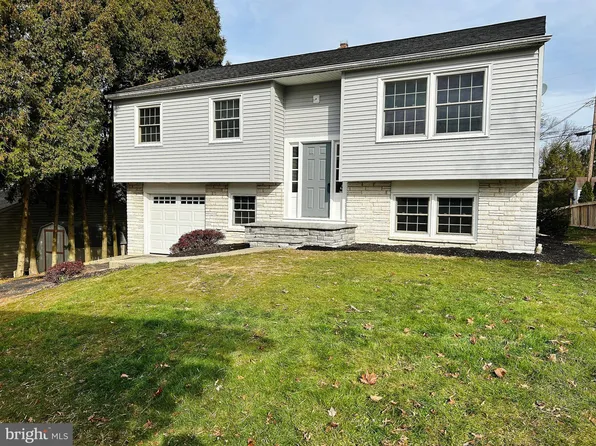 1525 Princess Anne Dr, Lancaster, PA 17601