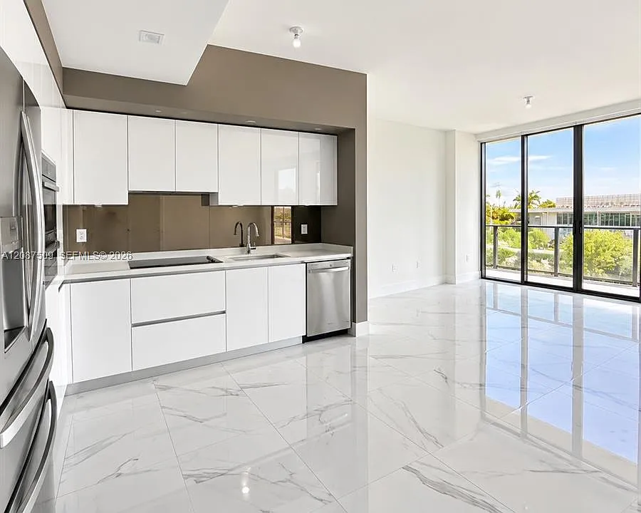 1170 E Hallandale Beach Blvd #306