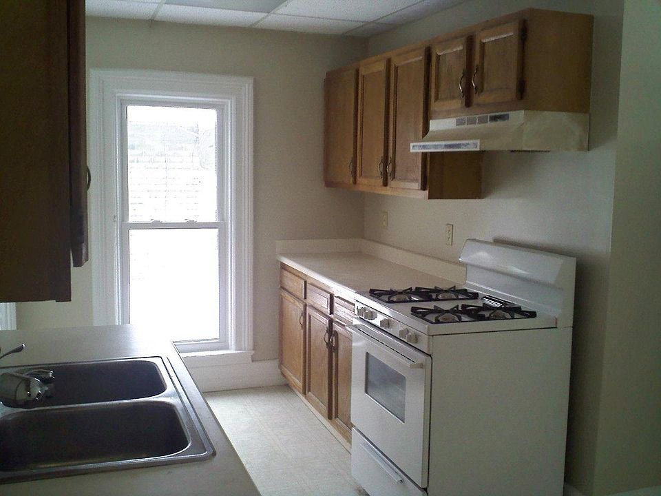 1st image of 3163 East Ave #2