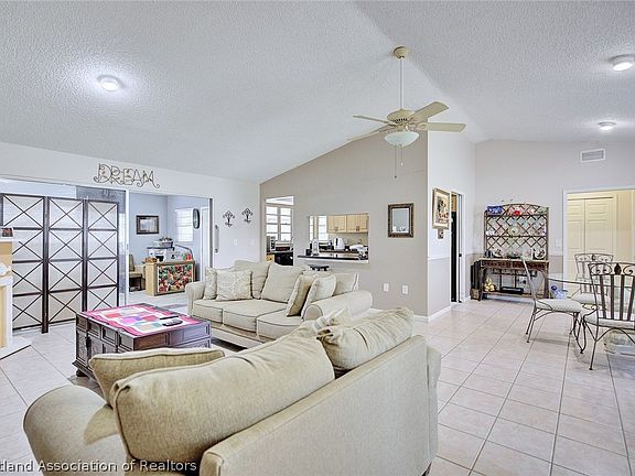 5th image of 501 Dogwood Dr