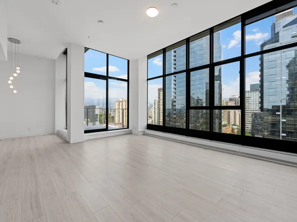 1133 Hornby St #2105, Vancouver, BC V6Z 1W1