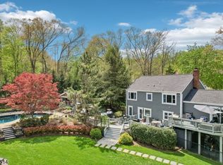 52 Stonefence Rd, Oakland, NJ 07436