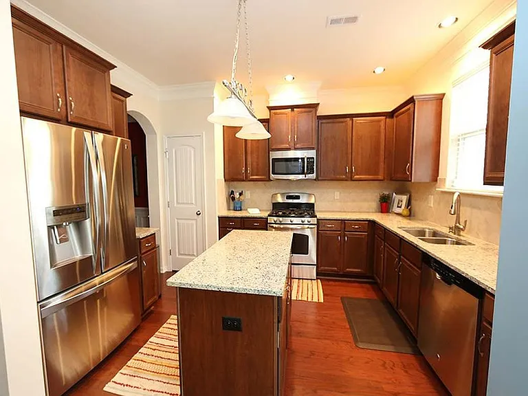 345 Scotlow Way — Photo 6