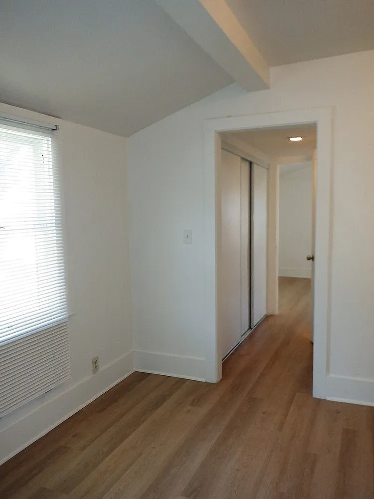 Building Photo - 208 W De La Guerra St #3