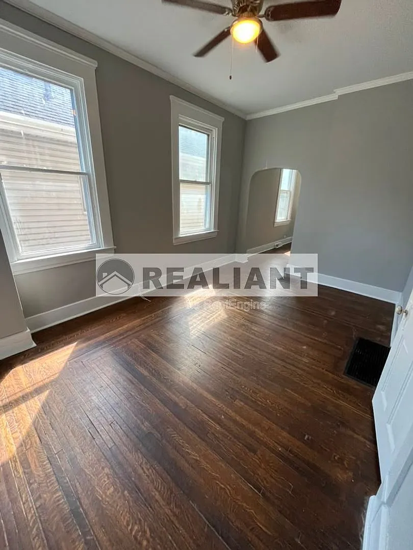 1 bed, 1.0 bath, $995 — Photo 4