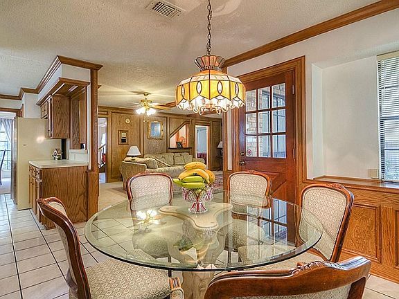 Nice & Large Breakfast area.