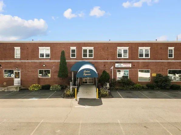 212 E Cedar St, Newington, CT