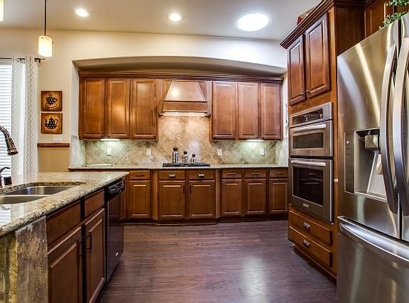 2nd image of 2943 Fargo Dr