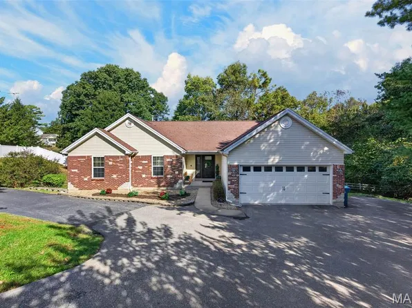 1004 Sulphur Spring Rd, Ballwin, MO 63021