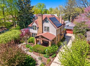 204 W Dunedin Rd, Columbus, OH 43214