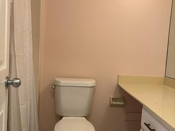5th image of 303 Mountainview Dr #303