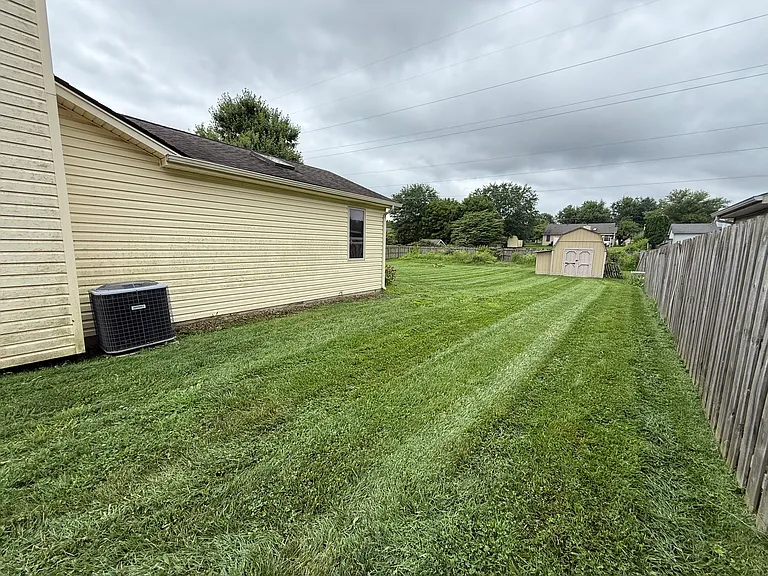 3864 Greenbriar Dr — Photo 27