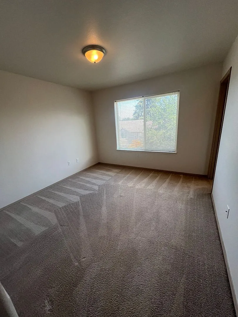 hutcal01 Madelyn Avenue Townhomes — Photo 2