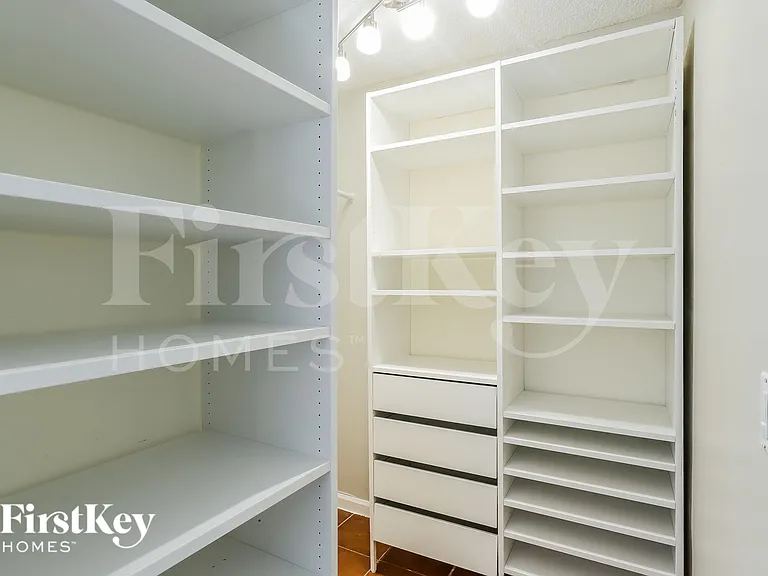 108 E Prindle Dr — Photo 9