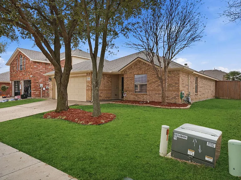 1039 Wood Brook Dr — Photo 9