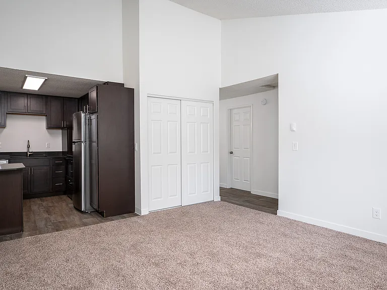 Shady Glen Apartments — Photo 17