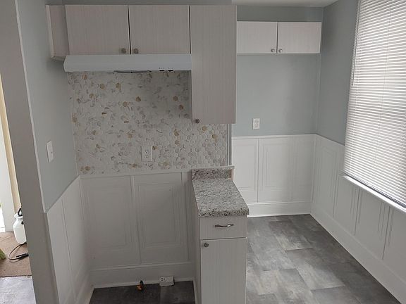 4th image of 2224 N Holton St