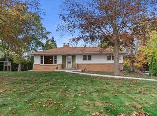 1445 N 124th St, Elm Grove, WI 53122