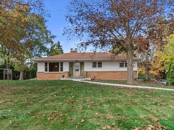 1445 North 124th STREET, Elm Grove, WI 53122