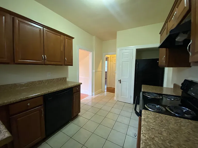 4304 Bromley Ln — Photo 8
