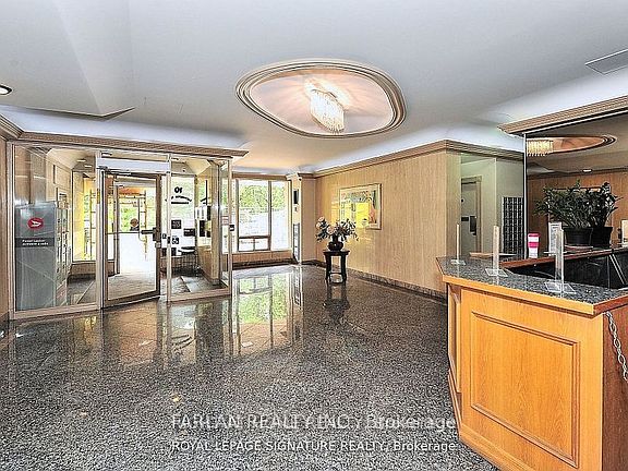 4th image of 10 Tangreen Ct #2607
