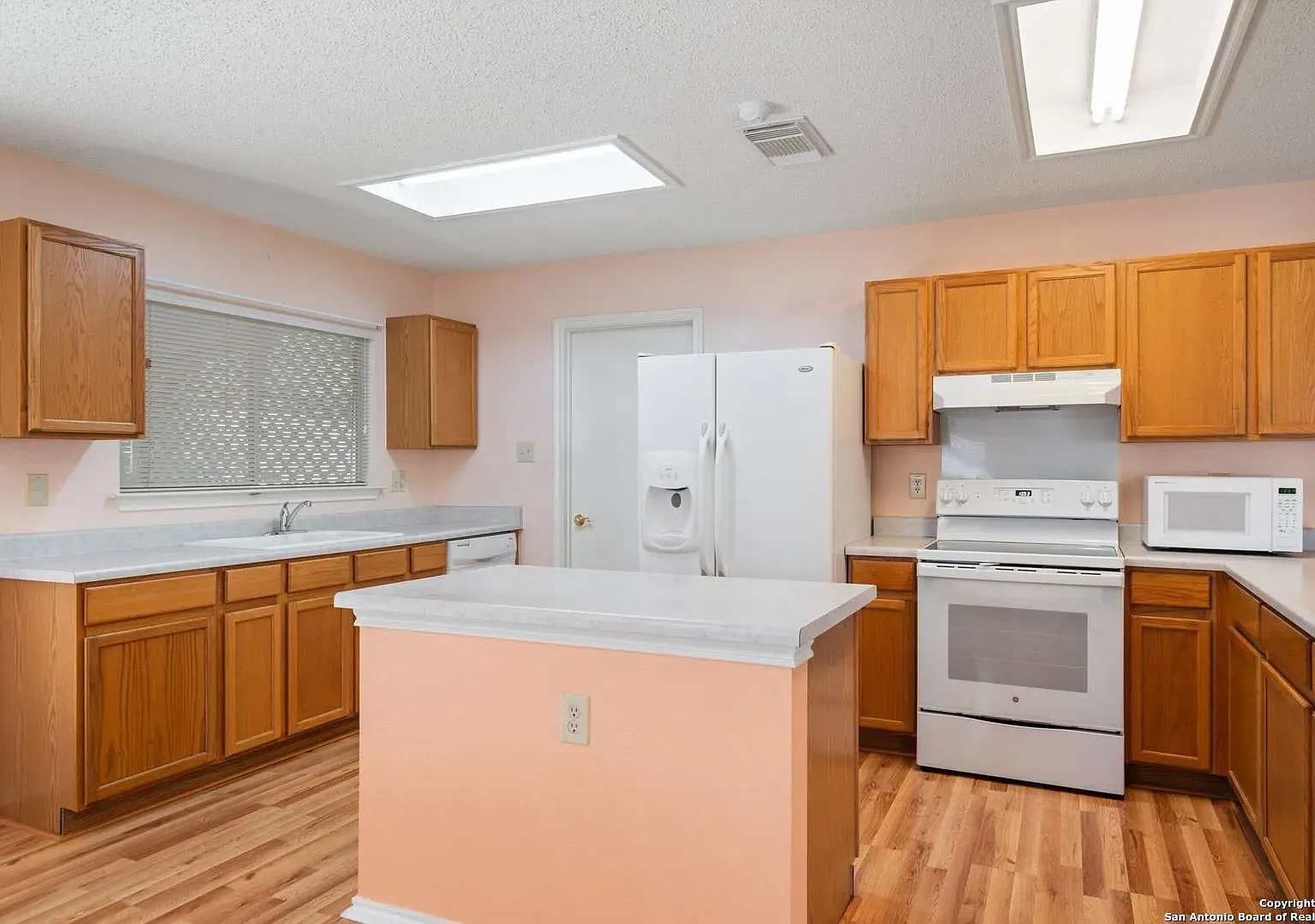 3 bed, 1504 sqft, $1,800 — Photo 3