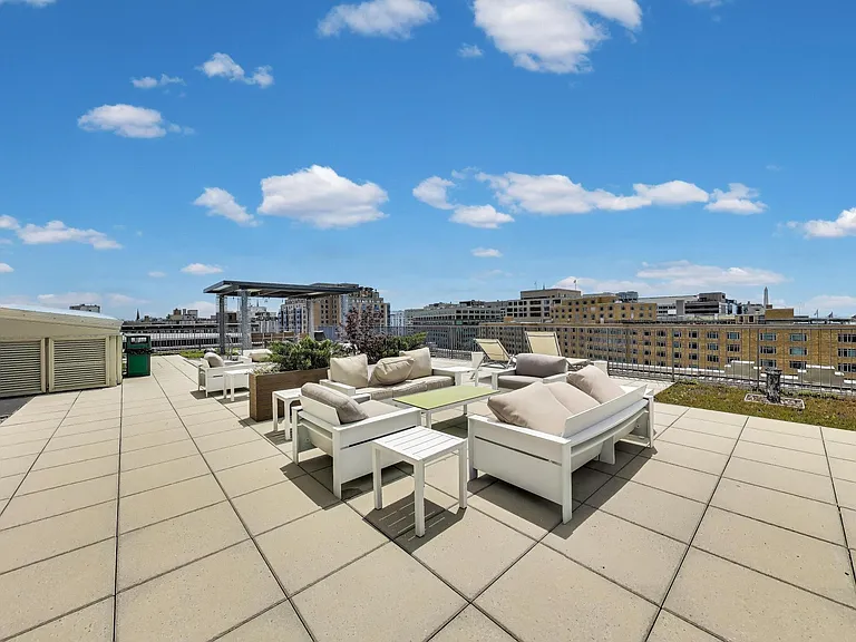 1 Scott Cir #1 — Photo 17