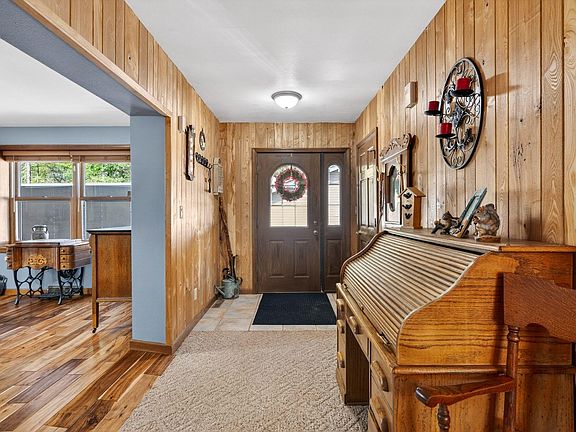 4th image of 16503 Thelen Rd