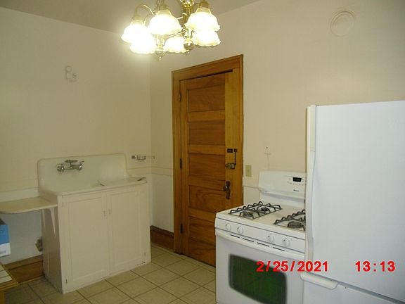 3rd image of 590 Dayton Ave Unit 1