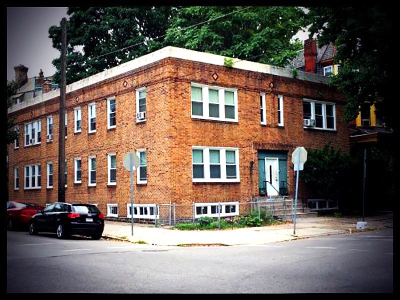 1st image of 4700 Cedar Ave #1