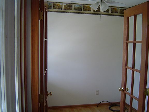 3rd image of 713 Fairway Dr