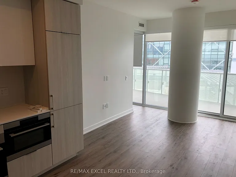 15 Queens Quay E #1303 — Photo 2