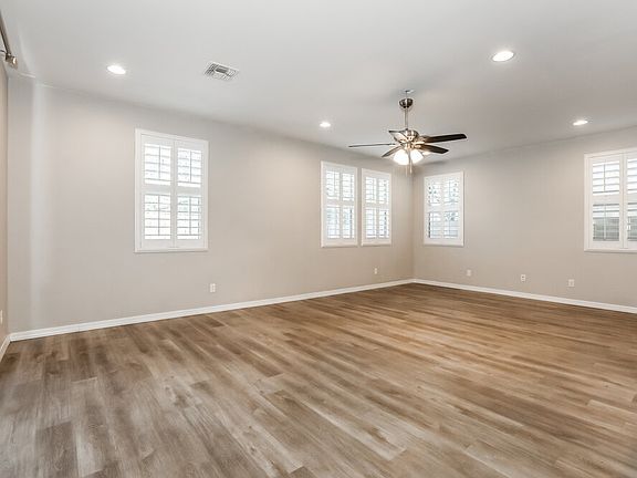 5th image of 5637 E Alder Ave