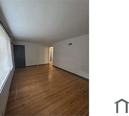 1209 Cove Ln — Photo 2