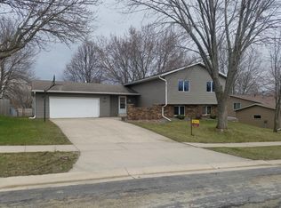 5610 Longboat Rd NW, Rochester, MN 55901