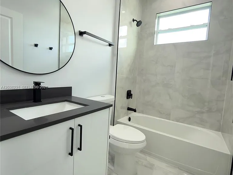 1111 Gunby Ave S — Photo 16