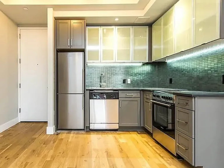 185 Leonard St #3E — Photo 2