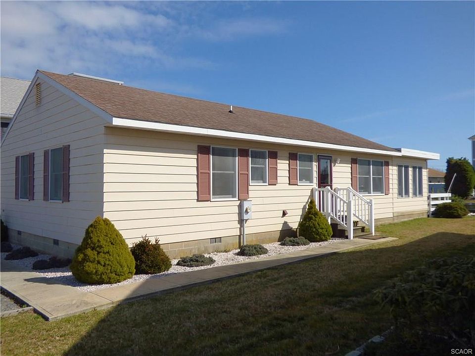 1st image of 38307 Maple Ln