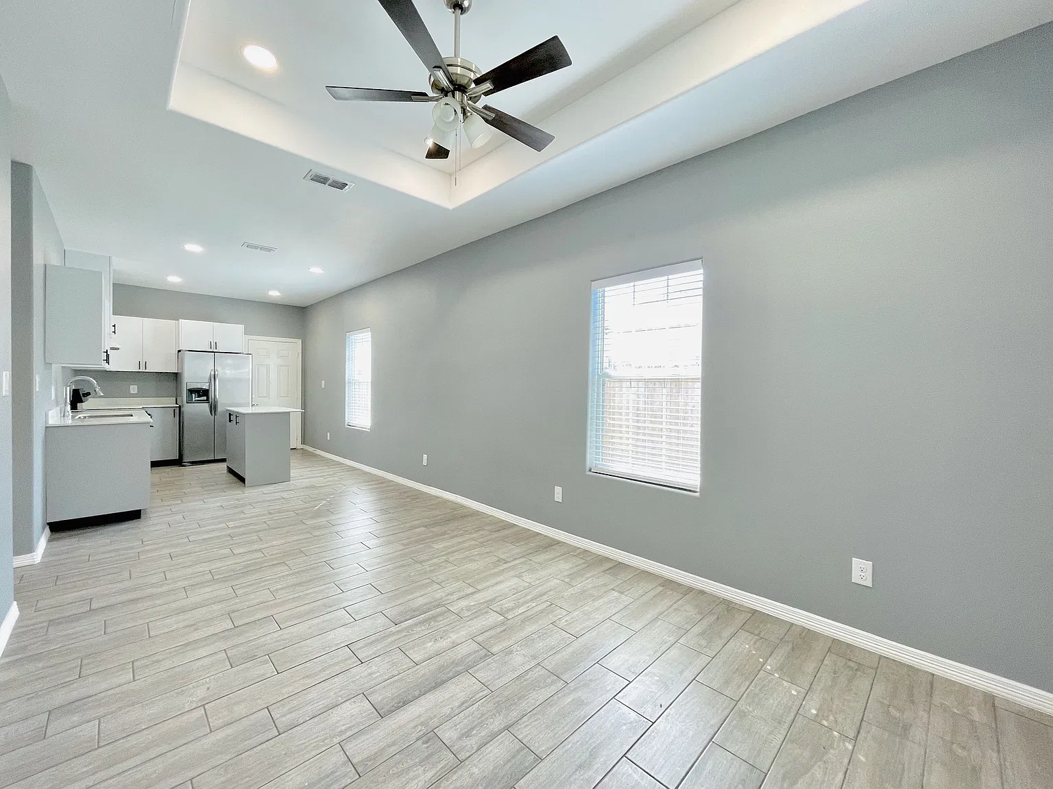 2 bed, 2.0 bath, 817 sqft, $970 — Photo 2