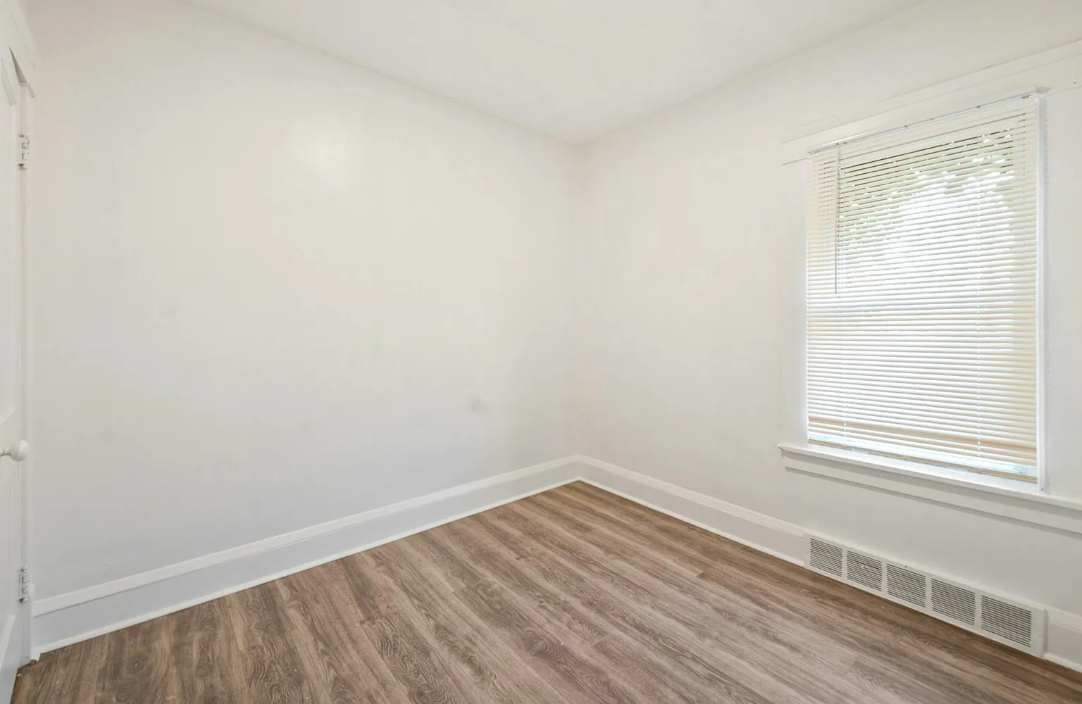 8002 Maryland Avenue, Unit A (Downstairs) — Photo 3