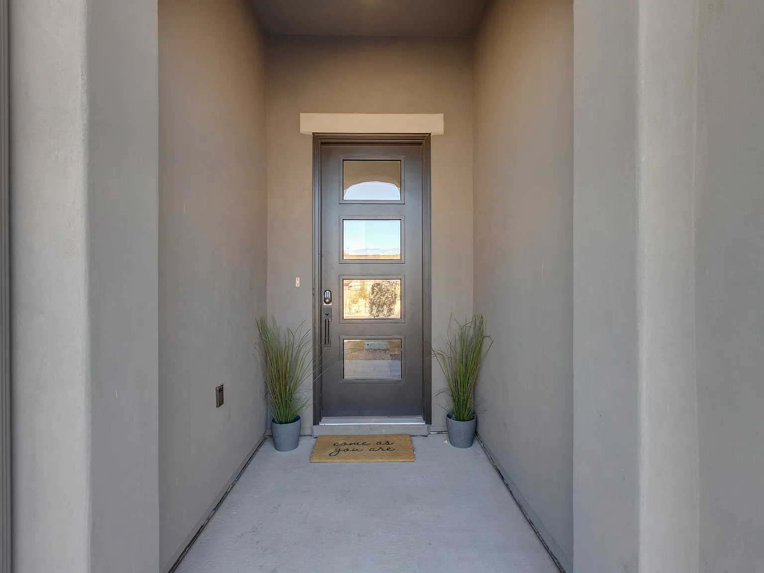 5 bed, 2772 sqft, $4,200 — Photo 3