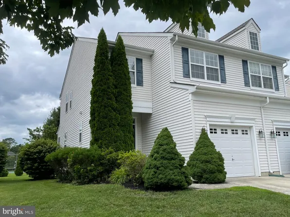 77 Meadow Cir, Mays Landing, NJ 08330