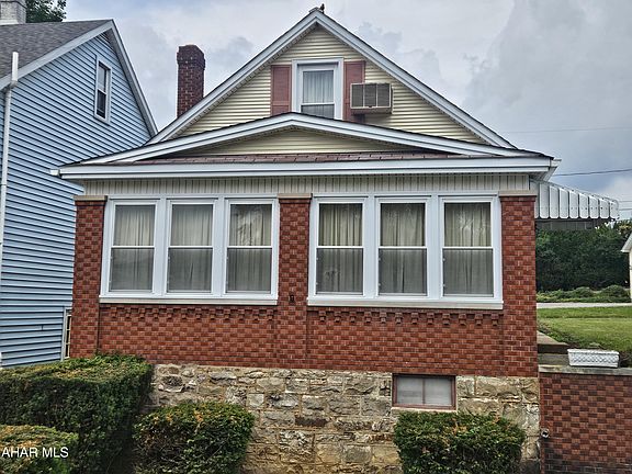 3rd image of 410 Grant Ave