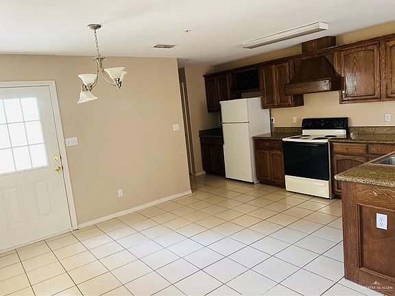 3rd image of 1607 Omni Ave #4