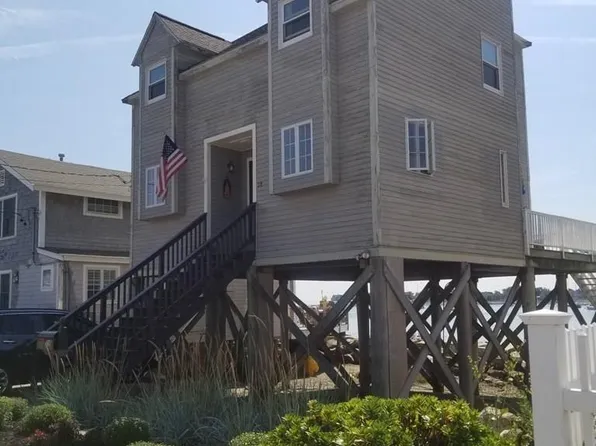 28 Lighthouse Rd, Scituate, MA 02066