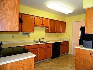 5th image of 51 Holliston Park Cir